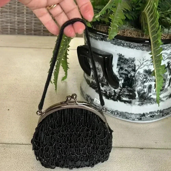 Black beaded evening bag - Picture 3 of 10